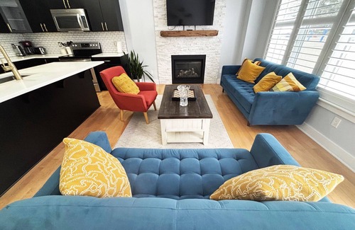 Leitrim House | Charming 4-bedroom house with WiFi and AC in welcoming Ottawa