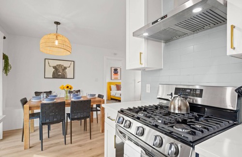 Johnston Terrace House | Charming 4-bedroom house near Airport and Downtown