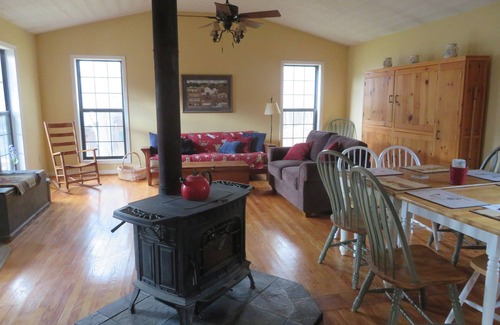 Mustoe Other | Charming 4-bedroom farmhouse in remote Highland County with WiFi