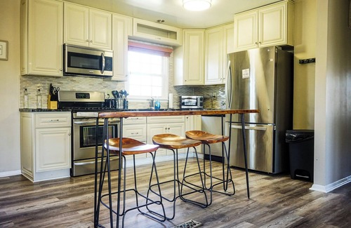 St. Charles House | Charming 4-House in central Waldorf