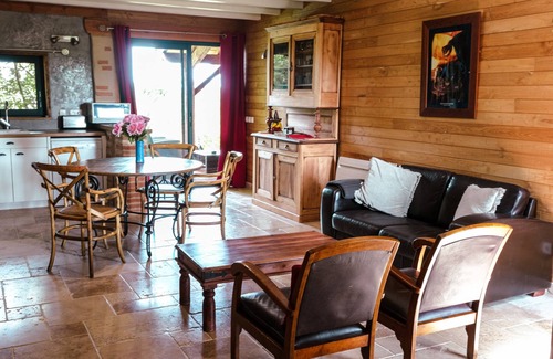 Mirabel Cottage | Charming 4-star eco-friendly gîte with private sauna and swimming pool