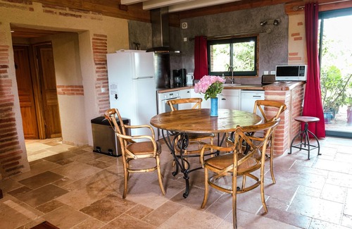 Mirabel Cottage | Charming 4-star eco-friendly gîte with private sauna and swimming pool