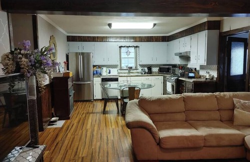 Moreauville House | Charming 40s Cottage Country Home 3 BR 2 BA + Pets