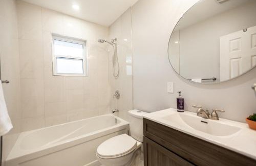 Barrie House | Charming 4BR Barrie Retreat with Backyard