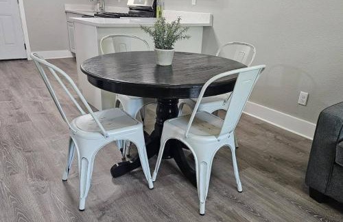 Austin House | Charming 4br Bundle Near Downtown & Airport