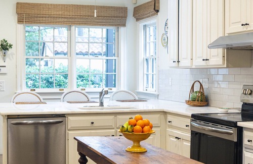 Sea Island House | Charming 5 Bed Sea Island Cottage, Steps from the Beach with Gorgeous Garden