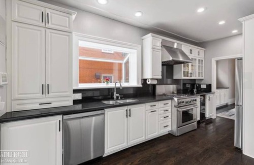 Grosse Pointe House | Charming 5-bedroom 3.5 bath house in desirable Grosse Pointe, MI