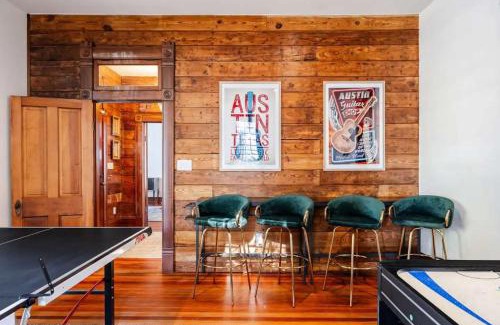 Clarksville House | Charming 5 Bedroom Home in Austin