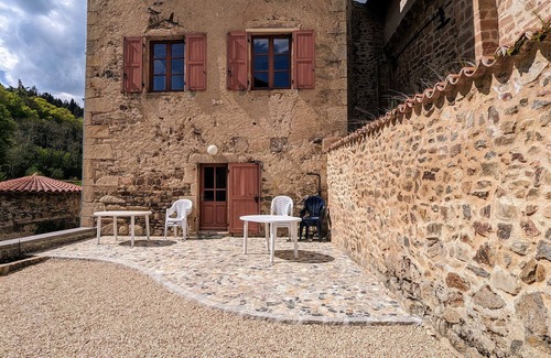 Saint-Vert Cottage | Charming 5-Person Cottage in Saint-Vert with Garden and Tranquil Surroundings