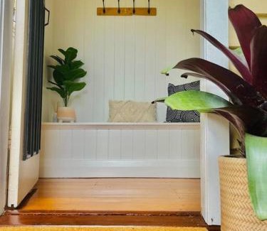 Kedron House | Charming 5BR Family Home w/Pool 10min from Airport