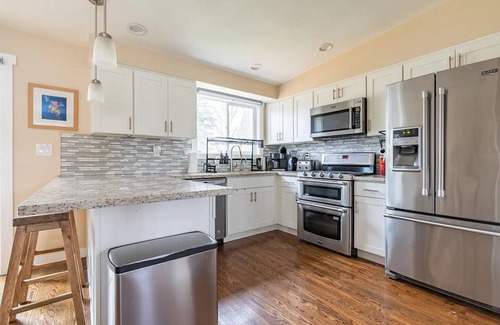 Brighton House | Charming 6 BR Home w/Game Room Perfect for Groups