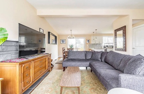 Brighton House | Charming 6 BR Home w/Game Room Perfect for Groups