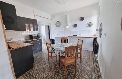 Sains-du-Nord Cottage | Charming 7-Bedroom Farmhouse with Garden, Horse Facilities, and Proximity to Val Joly Attractions