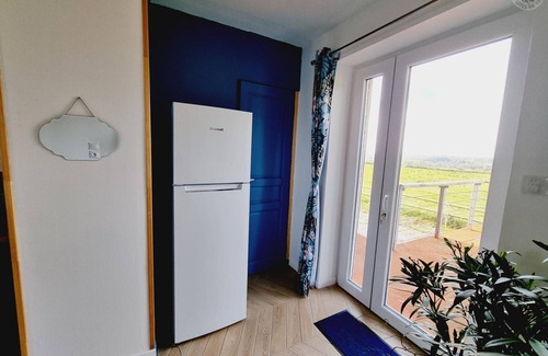 Sains-du-Nord Cottage | Charming 7-Bedroom Farmhouse with Garden, Horse Facilities, and Proximity to Val Joly Attractions