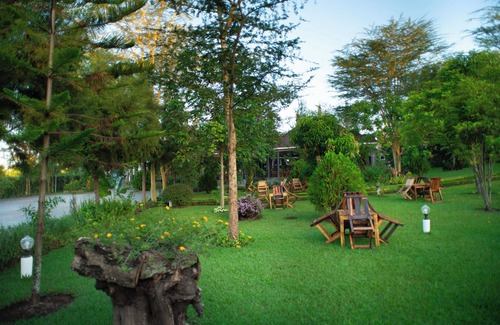 Hai House | Charming 9-bedroom hotel with AC and WiFi in serene Hai
