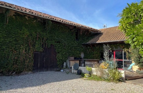Nivolas-Vermelle House | Charming accommodation with spa 🏡 🧘‍♂️🌿 And electric charging station 🚗