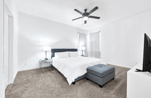 Channelview House | Charming accommodation in Houston!