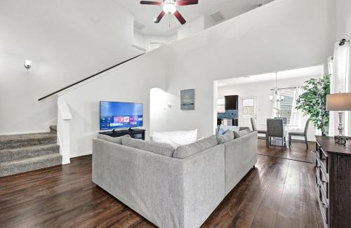 Channelview House | Charming accommodation in Houston!