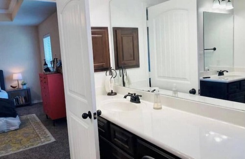 Wellborn House | Charming Aggieland Oasis