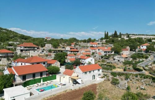 Rastovac Villa | Charming and Authentic Stone Villa Stanić