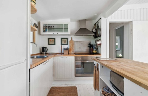 Udsholt Sand House | Charming and childfriendly summerhouse near beach
