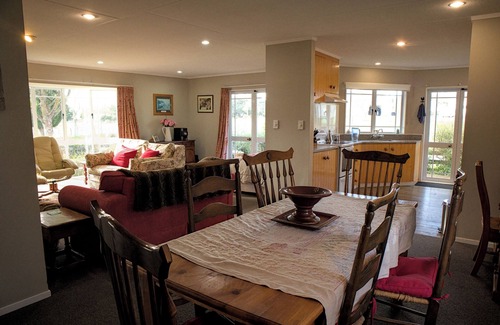 Otane House | Charming and comfortable country cottage in Central Hawkes Bay
