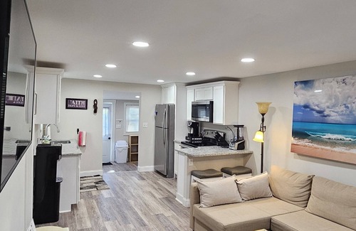 Marlton Apartment | Charming and cozy 2-bed home in Evesham with everything needed for your stay.