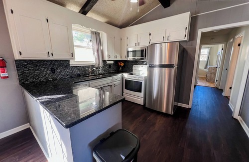 Pleasant View House | Charming and Cozy 3-Bedroom House Just Outside Nashville