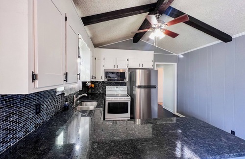 Pleasant View House | Charming and Cozy 3-Bedroom House Just Outside Nashville