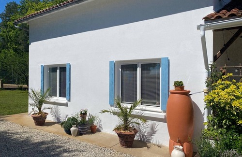 Edon Cottage | Charming and Fully Refurbished 2 Bedroom Gite on the Charente/Dordogne Border