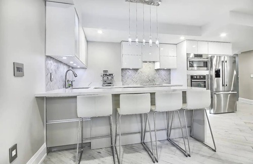 Willowdale House | Charming and Luxurious 2BR+1Bath Guest Suite