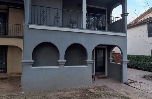 Midland House | Charming and Quiet Townhome Conveniently located