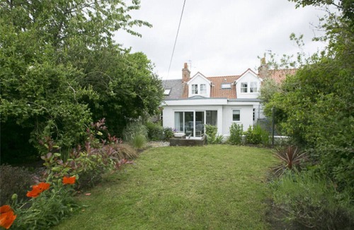 East Linton Cottage | Charming and stylish cottage in the heart of a pretty conservation village. Sleeps 7.