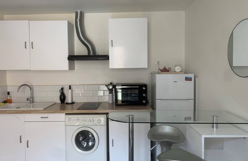 Fabron Apartment | Charming apartment 5 minutes from the beach