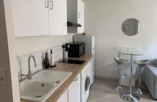 Fabron Apartment | Charming apartment 5 minutes from the beach