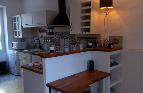 Puyloubier Apartment | Charming apartment at the foot of La Sainte-Victoire, 20 mins from Aix en Provence