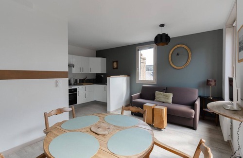 Honfleur Apartment | CHARMING APARTMENT CENTER HONFLEUR. VERY BRIGHT. IDEAL LOCATION.