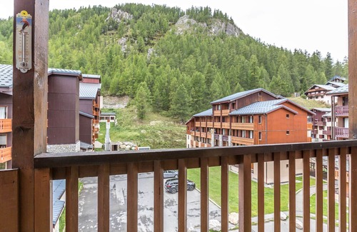 Val-d'Isere Apartment | Charming Apartment with Full Amenities, Wifi, Parking, and South-Facing Balcony in Val-d'Isère