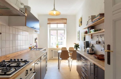 Charlottenburg-Nord Apartment | Charming apartment in an old, fully renovated building in central Berlin
