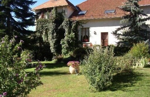 Sigoyer Apartment | charming apartment in character house