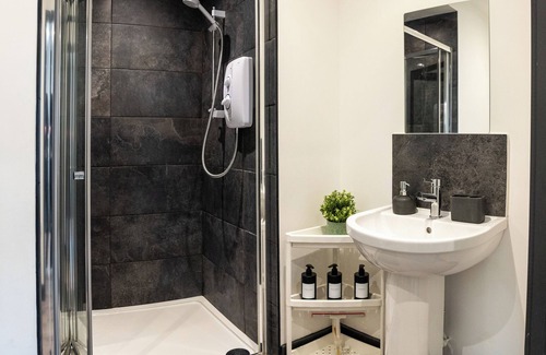 Giltbrook Apartment | Charming apartment in amazing Ilkeston with WiFi