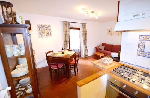 Montescudaio Apartment | Charming apartment for 4 people with pool, wifi, air conditioning