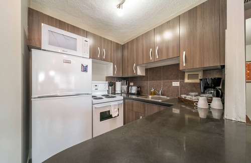 Downtown Edmonton Apartment | Charming Apartment Near Rogers Place with Parking, WiFi, AC in Downtown Edmonton