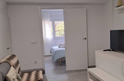 El Pilar Apartment | Charming Apartment up to 4 persons 3 min to Metro