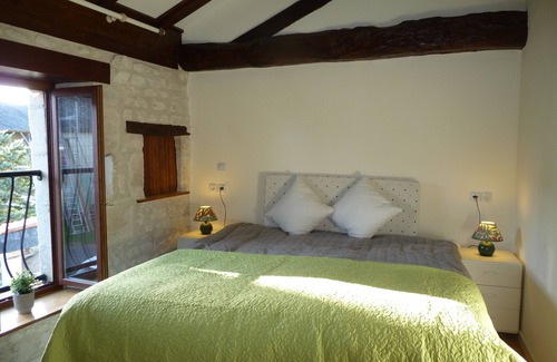 Jaulnay Apartment | charming apartment with countryside unobstructed view of Le Vieux Grenier