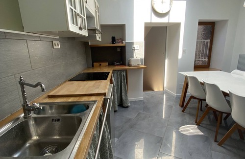 Cluny Apartment | Charming apartment with terrace in the historic center of Cluny