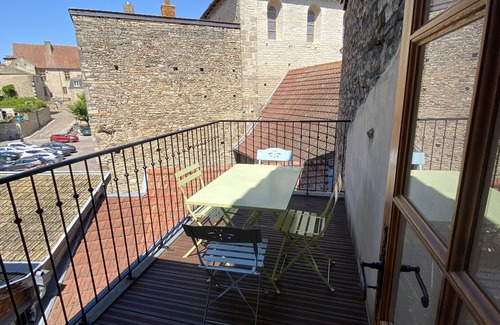 Cluny Apartment | Charming apartment with terrace in the historic center of Cluny