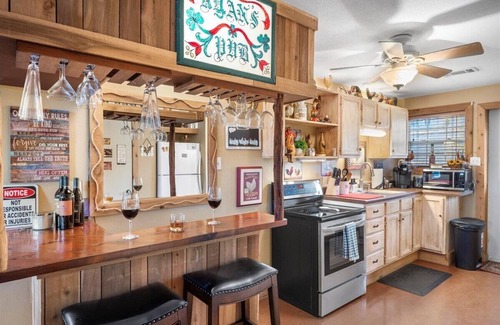 Georgetown House | Charming Barndominium with Farm Animals – Just 5 Minutes from Lake Georgetown