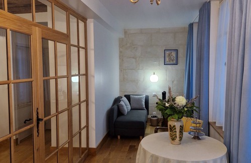 Fontevraud-l'Abbaye Bed & Breakfast | Charming bed and breakfast in a 19th-century house,