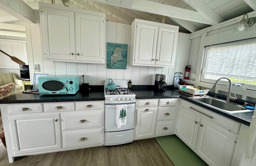Phippsburg Cottage | Charming Beach Cottage on Popham Beach